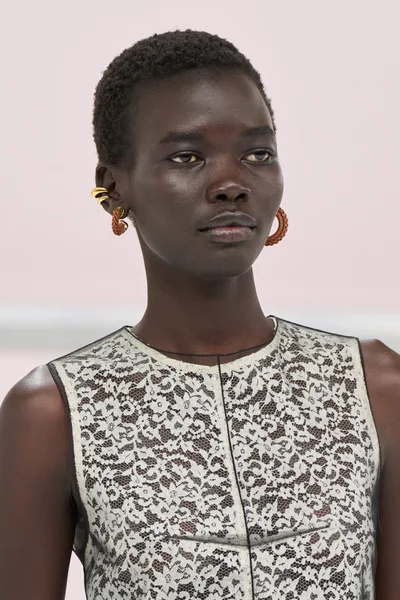 Look 37